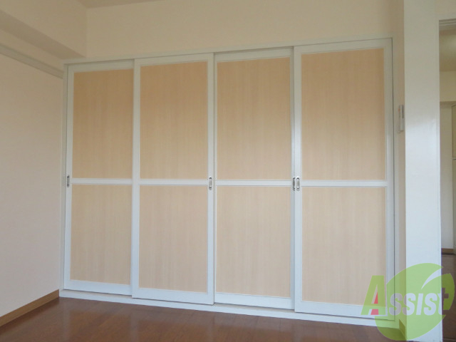 収納　収納スペースはコチラ。中が気になりますね～。