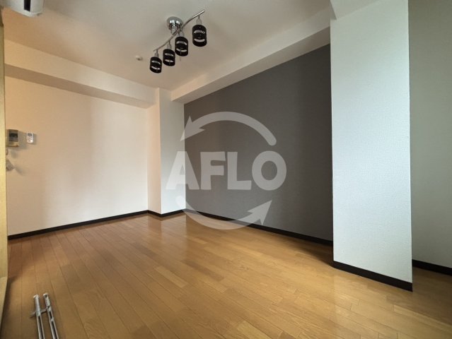 居室・リビング　プレミアム新町III　リビング