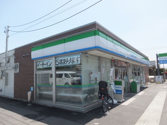 コンビニ　ファミリーマート（コンビニ）まで490m