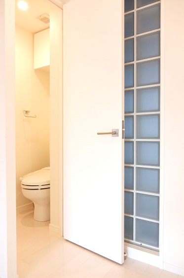 トイレ　洗濯機置き場　※参考写真