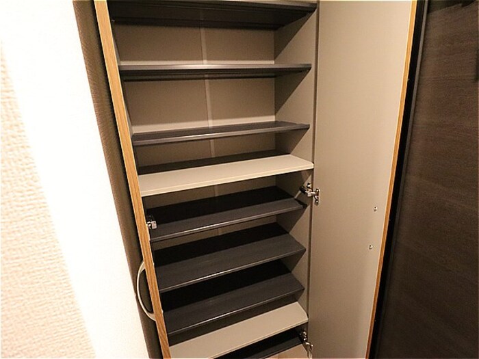 玄関　シューズボックスです