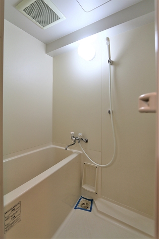 バス・シャワールーム　一日の疲れをゆっくり癒して下さい