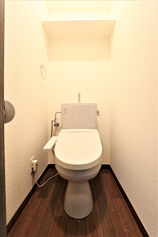 トイレ　ウォシュレット完備です