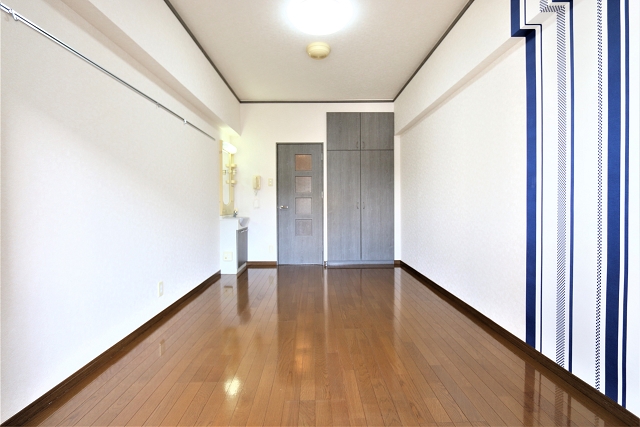 居室・リビング　8.2帖の広々とした生活空間です