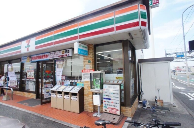 コンビニ　セブンイレブン福岡九産大駅西店（コンビニ）まで423m