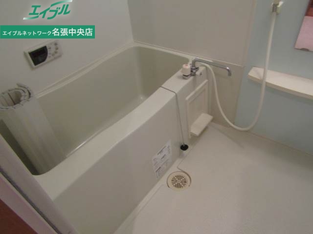 バス・シャワールーム　同物件・別室の写真です。