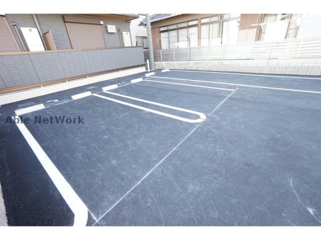 駐車場　駐車場