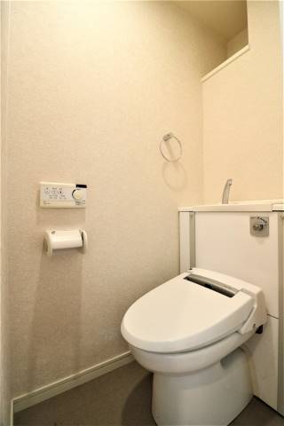 トイレ　ウォシュレット付きで快適です