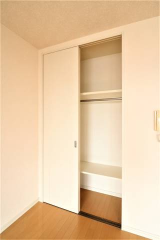 収納　お洋服がたくさん入ります。