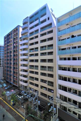 建物外観　最寄り駅徒歩6分圏内の人気マンションです