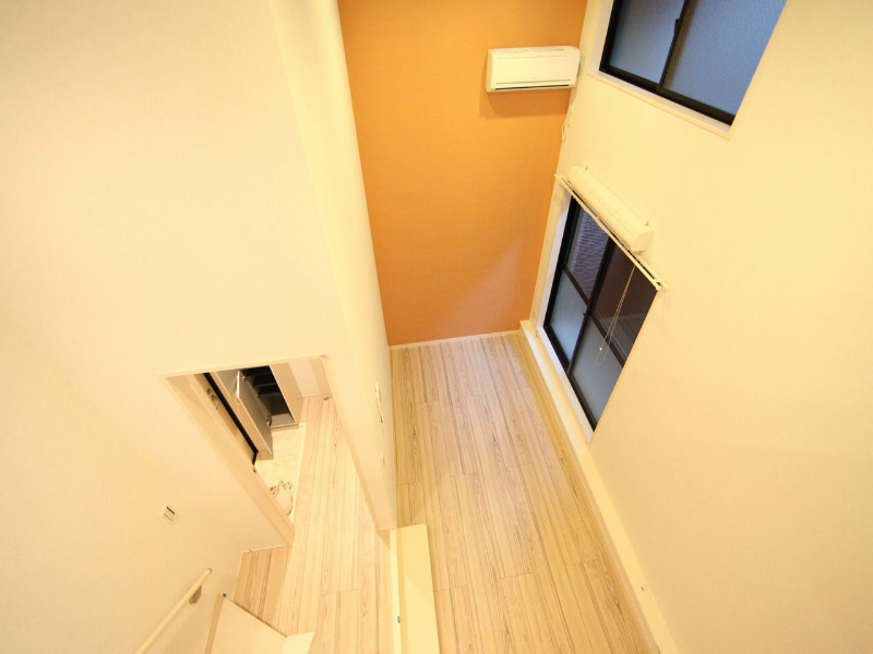 バルコニー　洋室5.1帖　アンダーロフト4.9帖（収納としても使えます）