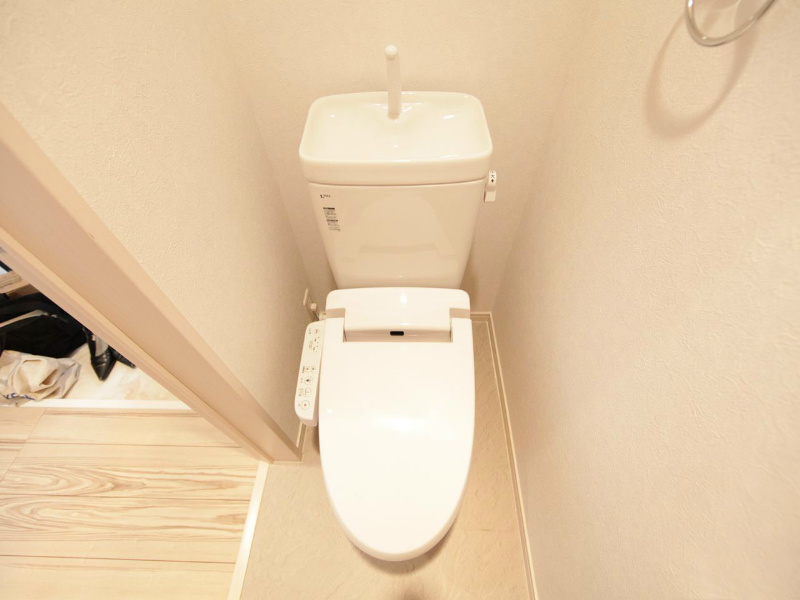トイレ　温水洗浄暖房便座付トイレ