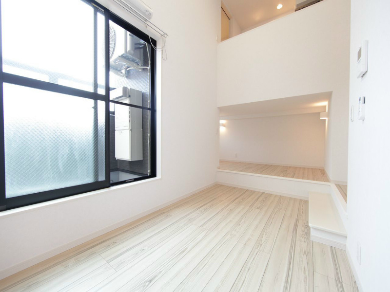 居室・リビング　洋室5.1帖　アンダーロフト4.9帖（収納としても使えます）