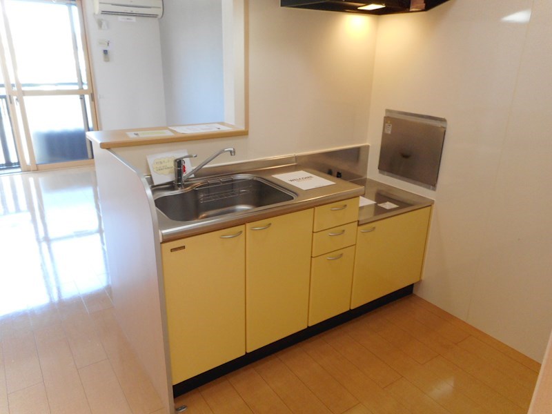 キッチン　キッチン※他号室の参考写真となります