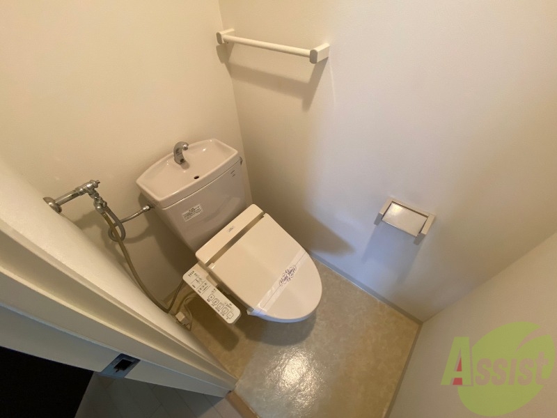 トイレ　ウォシュレット機能がついたトイレ。安心して使用できますね。