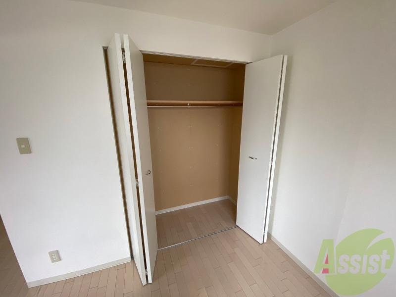 収納　寝室の収納です。部屋がすっきり片付きます。