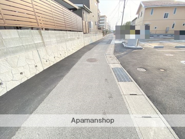 その他　前面道路（その他）まで0m