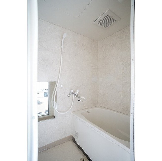 バス・シャワールーム　独立した浴室はうれしいですね♪