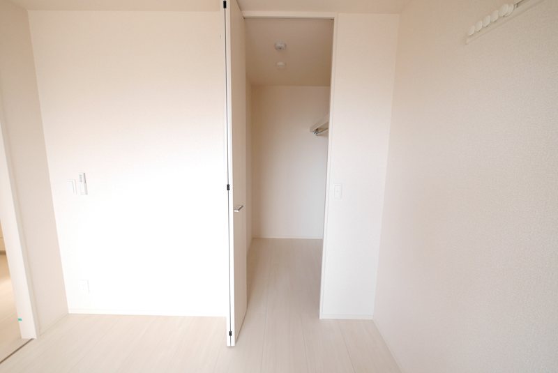 収納　ウォークインクローゼット（洋６）