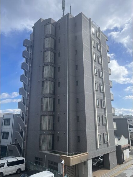 建物外観　落ち着いた雰囲気の外観です