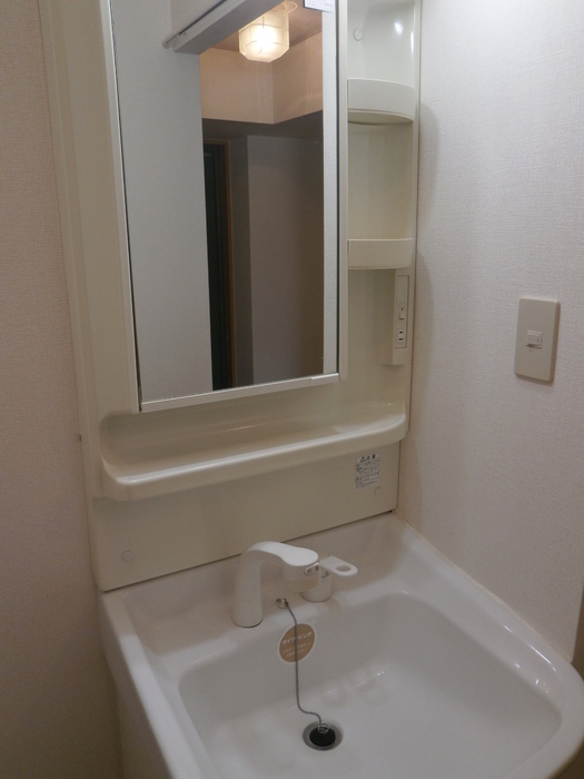 洗面設備　コンパクトで使いやすい洗面所