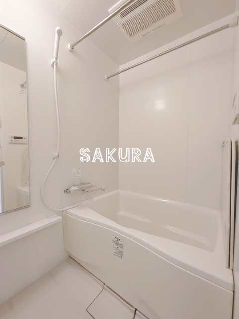 バス・シャワールーム　雨の日でも安心の浴室乾燥機付きです♪