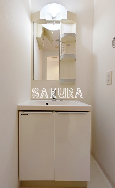 洗面設備　身支度に欠かせない独立洗面台♪