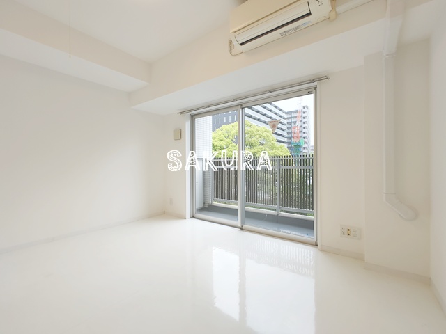 居室・リビング　こちらのリビングで趣味の時間をお楽しみください♪