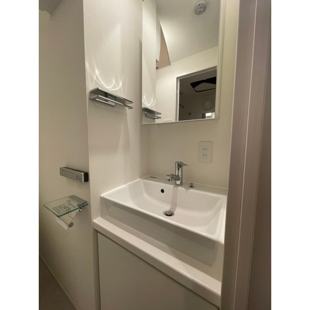 洗面設備　スペースが確保できる洗面所です