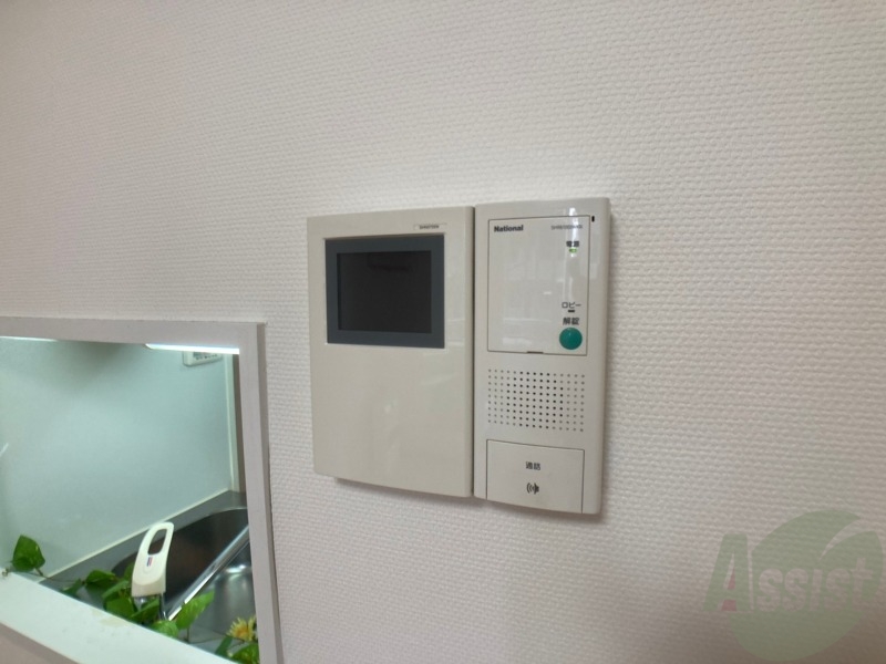 セキュリティ　ＴＶモニター付インターホンです。来客者の顔が見えるので安心！