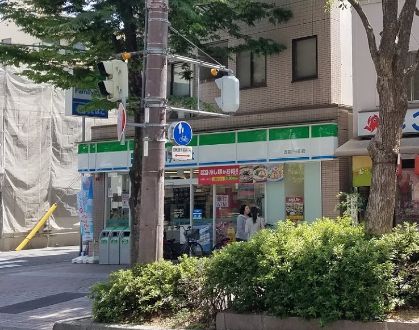 コンビニ　ファミリーマート 西宮戸田町店（コンビニ）まで225m