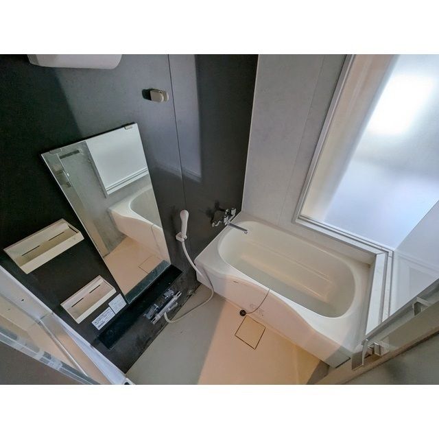 バス・シャワールーム　同物件別部屋写真