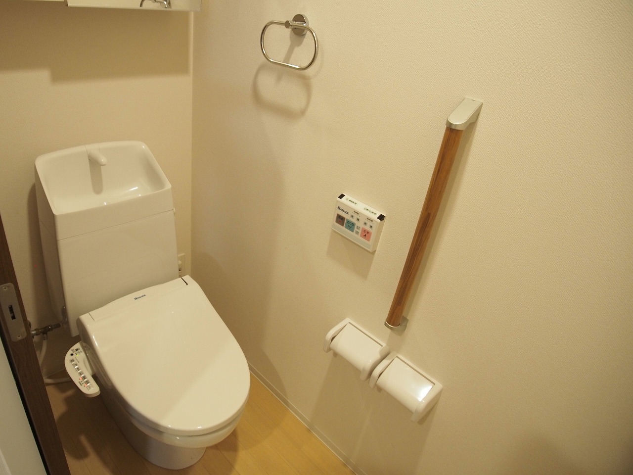 トイレ　※写真は別室です。