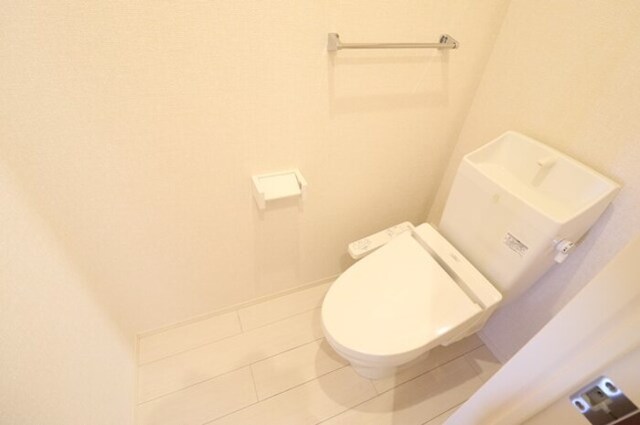 トイレ　温水洗浄暖房便座