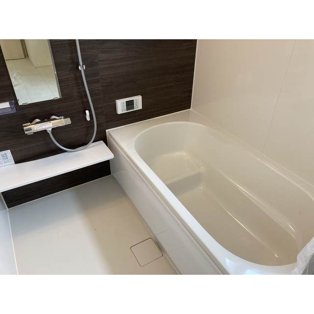 バス・シャワールーム　ゆったり足ものばせます