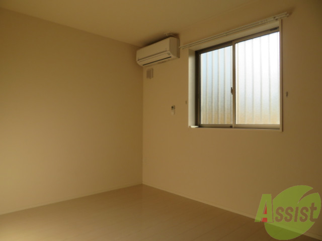 その他部屋・スペース　フローリングなので、ベッドも置けちゃいます。