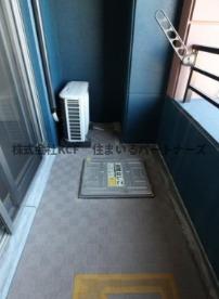 バルコニー　暖かな日差しのふりそそぐバルコニー