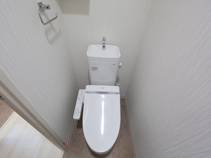 トイレ　温水洗浄暖房便座付トイレ