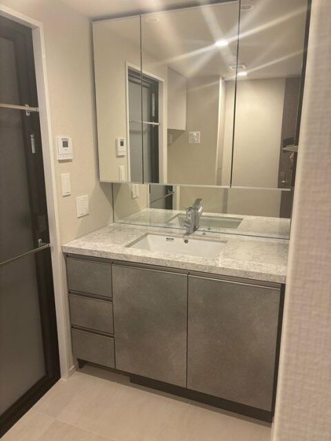 洗面設備　使いやすい洗面所です