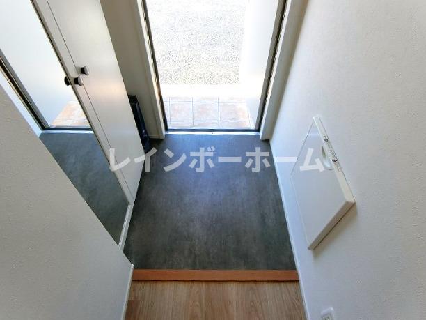 玄関　収納もある玄関です