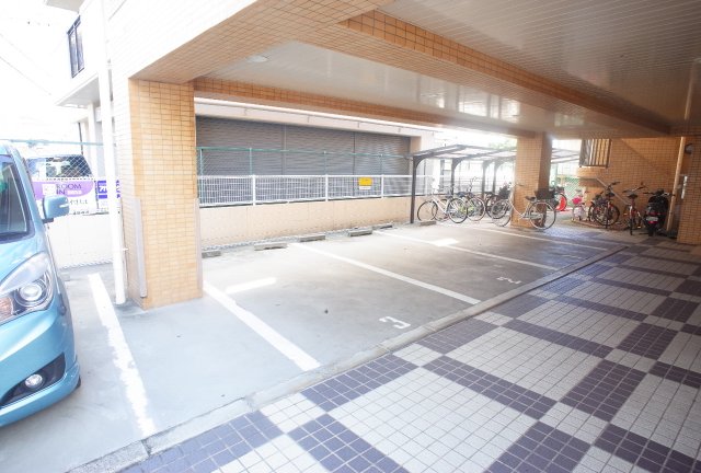 駐車場　駐車場