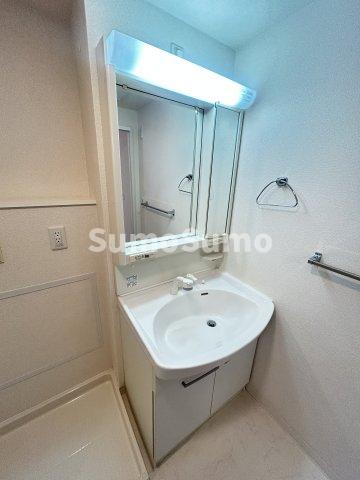 洗面設備　スペースが確保できる洗面所です