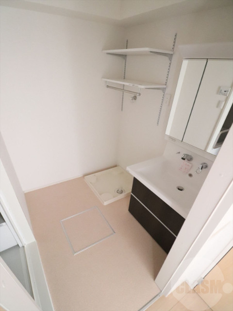 洗面設備　広々とした脱衣所