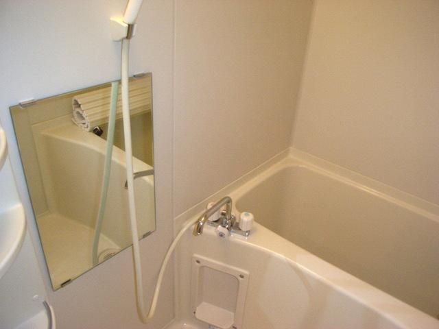 バス・シャワールーム　★清潔感のあるお風呂です★