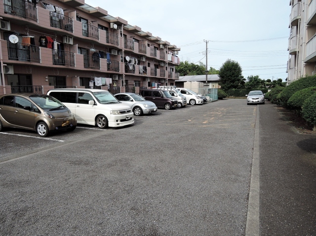 駐車場　敷地内駐車場（有料・要空き確認）