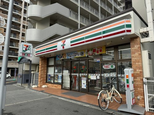 コンビニ　セブンイレブン 大阪東淀川駅前店（コンビニ）まで532m