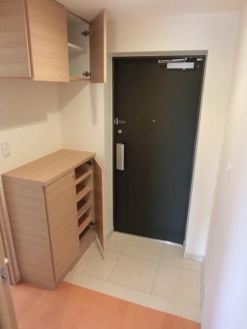 玄関　※別号室参考写真です