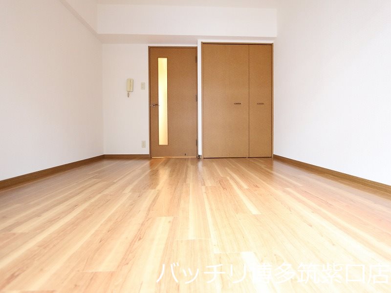 居室・リビング　写真は別号室イメージの為、現状を優先致します