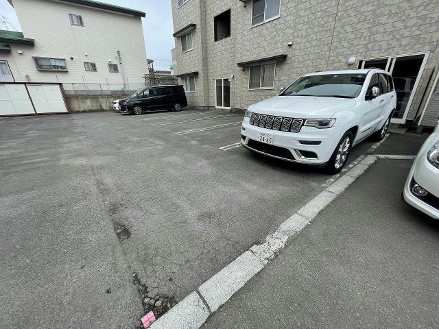 駐車場　駐車場