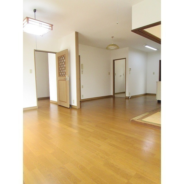 居室・リビング　１４帖の広々リビング